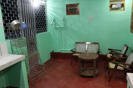 Jaffna Travel & Guest Inn: 3 AC Bedroom housewith free parking Отели в г. Джафна