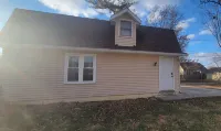 Charming 2-bedroom guest house with WiFi, AC in Franklin