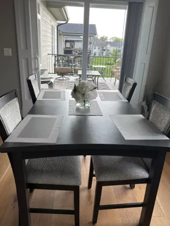 Convenient functional quiet 5 bedroom 3 bath home in Clive.