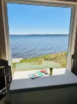 Gorgeous Private Waterfront Bunkie - Fenelon Falls - Cameron Lake! 카와싸 레이크스 호텔