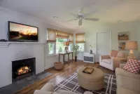 Cute Little Bungalow Close To Town With All The Amenities You Could Ask For