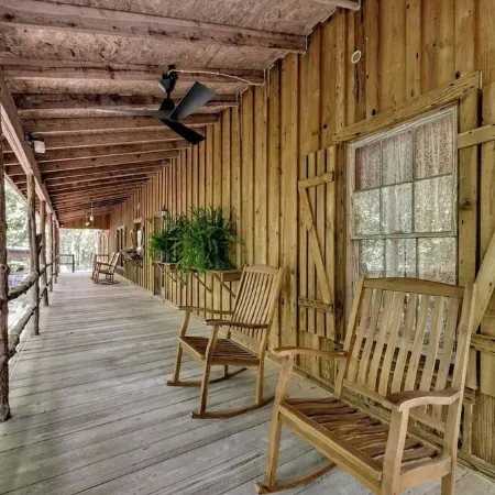 Church Farm cabin is a cozy cabin for an unforgettable stay in central Alabama Отели в г. Сент-Клэр