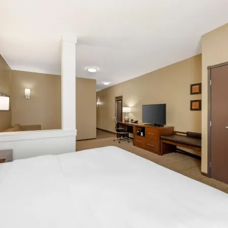 Comfort Suites West Omaha