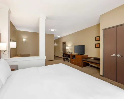Comfort Suites West Omaha Hotels in Omaha
