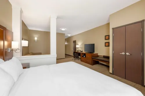 Comfort Suites West Omaha Hotels in Chicago