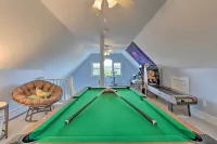 Large Yard and Games Edgewater Escape in Paupack! - Pet friendly