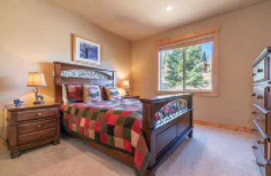 5bd3ba, sleeps 10 Mountain View Hot Tub/Poker/Pool table, near Ski Resort