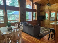 Cozy and comfortable wooded cabin