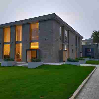 The Creek Boutique Resort & Spa Hotel Exterior