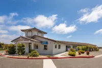Days Inn by Wyndham Arroyo Grande/Pismo Beach Hotels near Pismo State Beach