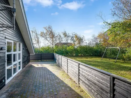 "Efka" - 600m to the Fjord Отели в г. Тарм