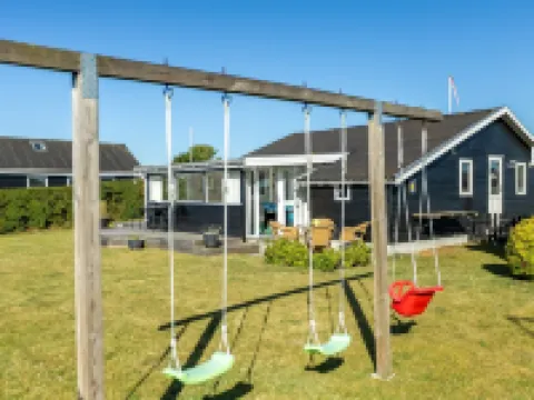 "Raymond" - 175m from the sea