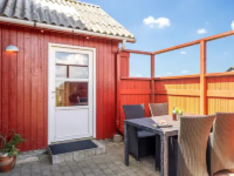 "Beatrice" - 150m from the Sea