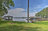 Cozy Lakefront Benton Home ~ 20 Mi to Shreveport! - 3-Star