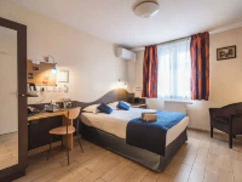 Logis Hotel au Tambour Hotels in Reims