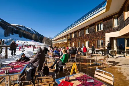 Marmotel & Spa Отели рядом с достопримечательностью «Couvent Saint Jean de Matha»