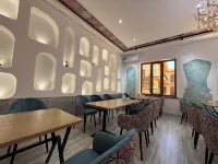 Mashhur Hotel - Pools