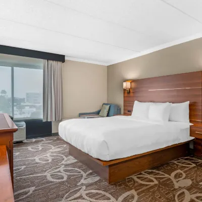 Comfort Inn Anaheim Resort Hotels near Anaheim Regional Transportation Intermodal Center