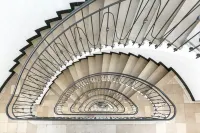 Modern Flat w Netflix Balcony top Location