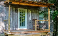 Creek View, Covered Decks & Private Hot Tub, Woods, Peaceful, Wildlife!