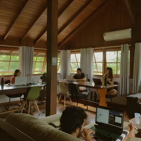 Nômades Riverside - Adventure Hostels & Coworking