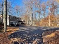 Boyne Mountain/Deer  Lake-ski ,golf, fall colors and SkyBridge! Hotels in Boyne Valley Township