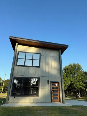 New Home: Relax & Unwind Stylish 3BR/ 2BA in lovely Andalusia, Alabama