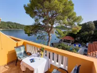 Apartments Vinko Mljet- One-Bedroom Apartment with Terrace (A5) Hotels in Sobra