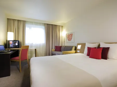 Novotel Amiens Pôle Jules Verne Отели в г. Корби