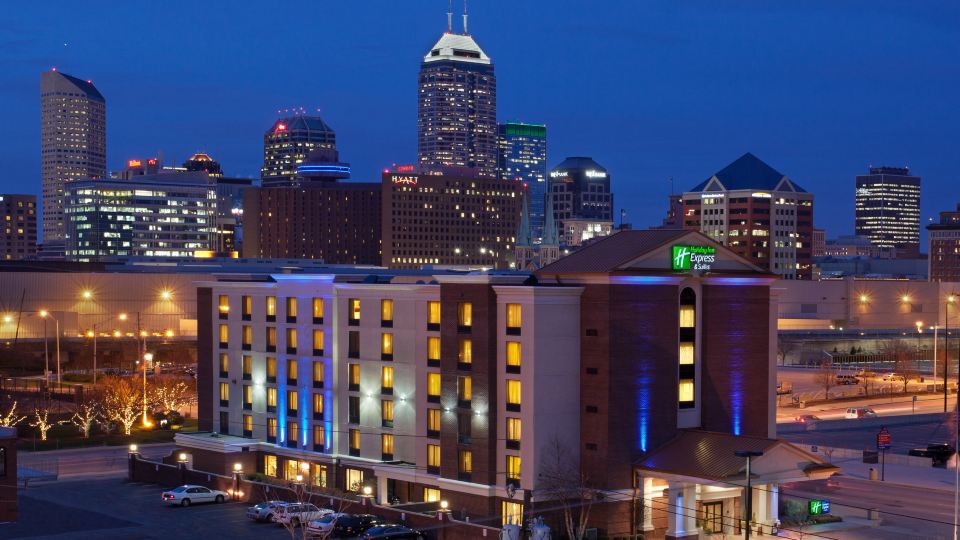 Holiday Inn Express & Suites INDIANAPOLIS DTN-CONV CTR AREA by IHG