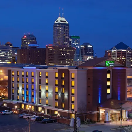 Holiday Inn Express & Suites INDIANAPOLIS DTN-CONV CTR AREA by IHG