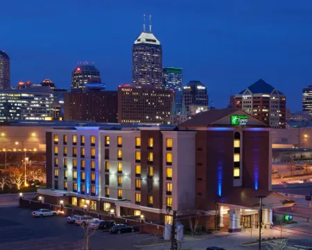 Holiday Inn Express & Suites INDIANAPOLIS DTN-CONV CTR AREA by IHG Hotels in Indianapolis