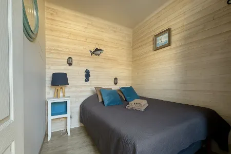 LA CABANE DU MARIN JULES Отели в г. Сет