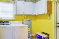 1 Mi to Anna Maria Island Pet-Friendly Retreat