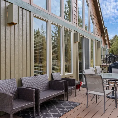 Deer Park Cabin 3 Bedroom Home by RedAwning