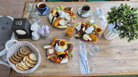 Hikmethan Otel Отели в г. Ikicesmelik Mahallesi