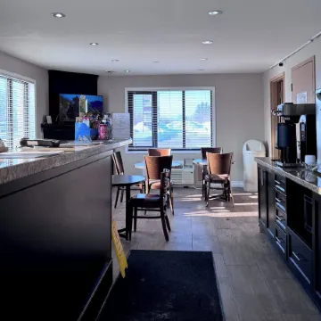 Super 8 by Wyndham Guelph