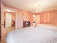 Modern Retro Apartment 20 Mins to Bar Harbor w/ Firepit, Grill & Pacman Hotels in Lamoine