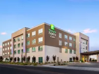 Holiday Inn Express & Suites FRESNO AIRPORT by IHG Ξενοδοχεία κοντά στο αεροδρόμιο Fresno Yosemite International Airport