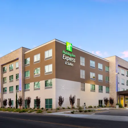 Holiday Inn Express & Suites FRESNO AIRPORT by IHG