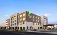 Holiday Inn Express & Suites FRESNO AIRPORT by IHG - Phòng tập thể hình
