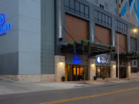 Hotel Indigo AUSTIN DOWNTOWN - UNIVERSITY by IHG Hotels near Austin Station