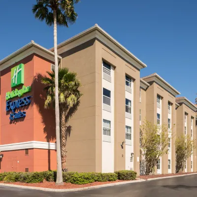 Holiday Inn Express & Suites ORLANDO INTERNATIONAL AIRPORT by IHG Hotels near Orlando Intl. Airport