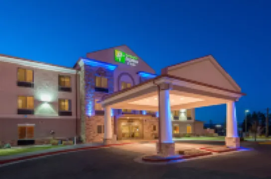 Holiday Inn Express & Suites Vernal - Dinosaurland by IHG