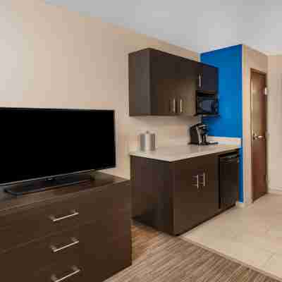 Holiday Inn Express & Suites Trinidad Rooms
