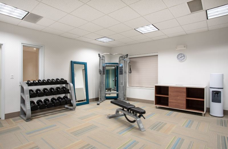 Holiday Inn Express & Suites Manhattan by IHG photo 3