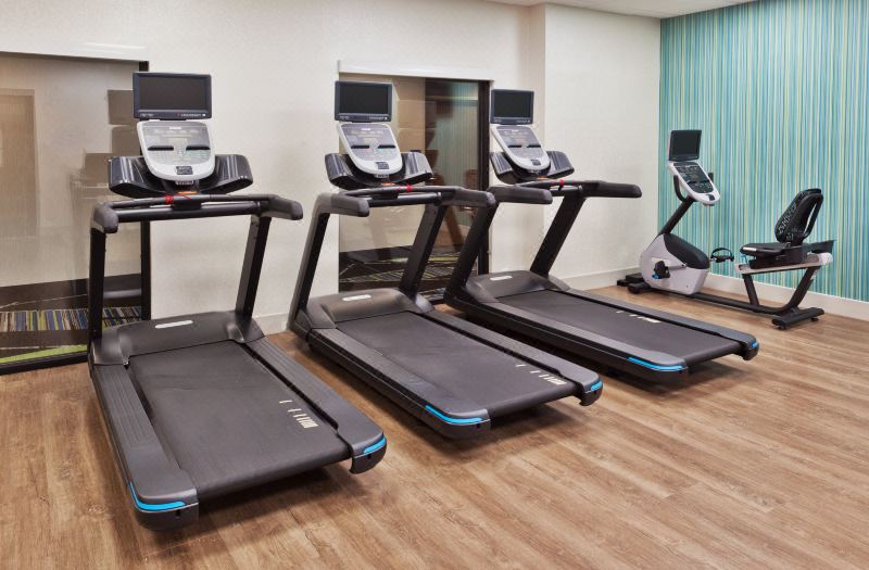 Holiday Inn Express & Suites Fayetteville by IHG photo 4