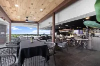 Cambria Hotel Orlando Near Universal Theme Parks - ที่มีบาร์