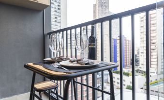 Estúdios com AC e Varanda na Bela Vista