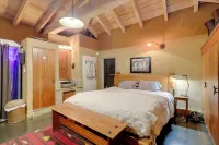 Centrally Located Santa Fe Studio Near Town! - Condos